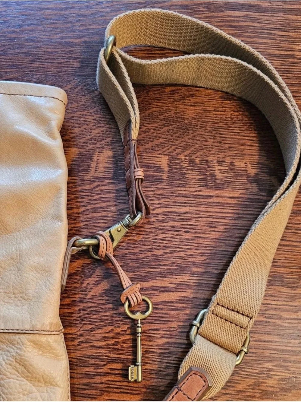 FOSSIL Leather Portfolio Side-Bag - timeless piece